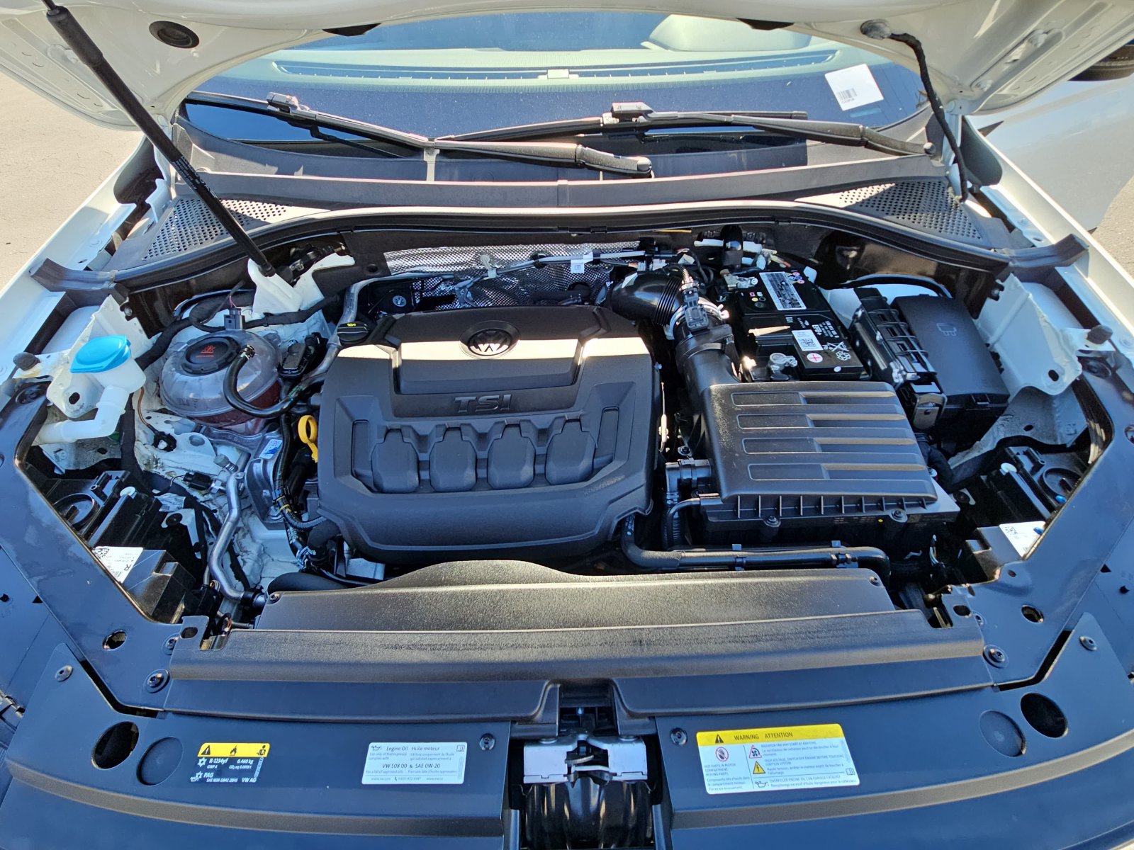 Certified 2023 Volkswagen Tiguan SE R-Line AWD/4WD image 29