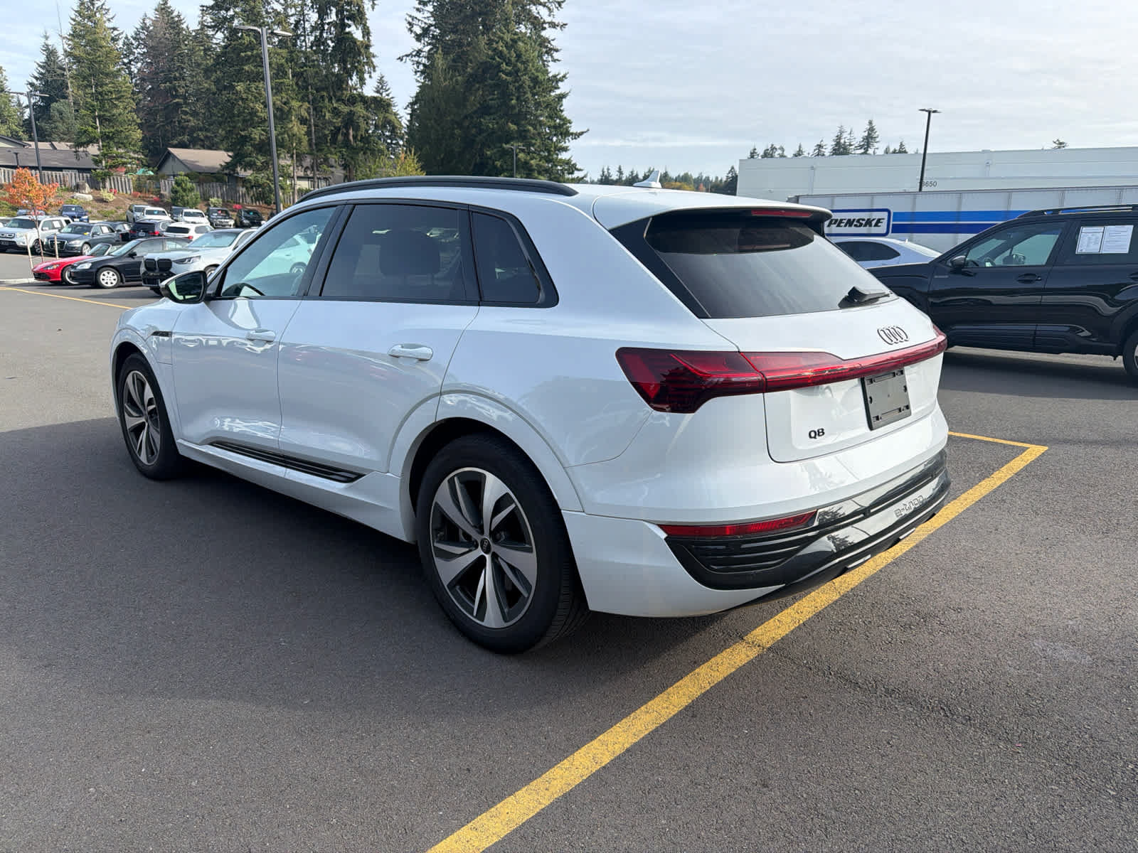 Used 2024 Audi Q8 e-tron Premium AWD/4WD image 3