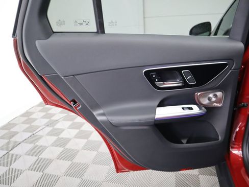 Certified 2025 Mercedes-Benz GLC 300 image 27