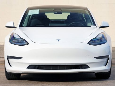 Used 2021 Tesla Model 3 Standard Range Plus RWD image 6