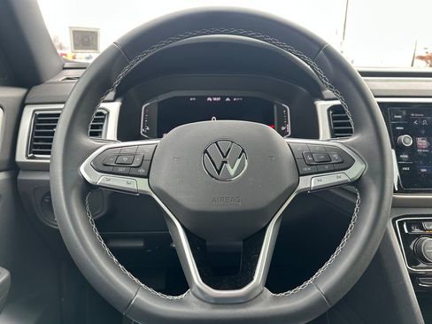 Used 2023 Volkswagen Atlas Cross Sport SE w/ Panoramic Sunroof Package image 7