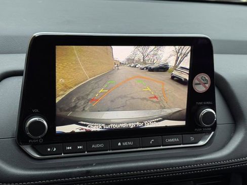 Used 2024 Nissan Rogue S image 19