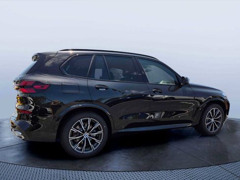 New 2026 BMW X5 xDrive40i w/ M Sport Package AWD/4WD image 5