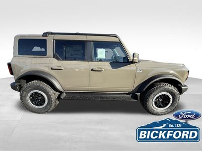 New 2025 Ford Bronco Outer Banks w/ Sasquatch Package