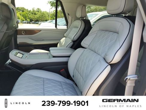 New 2026 Lincoln Navigator L Black Label AWD/4WD image 19