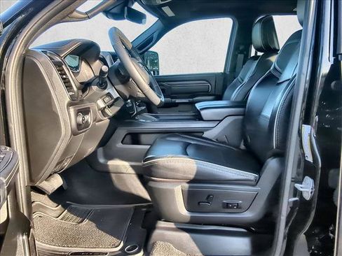 Used 2024 RAM 2500 Limited image 17