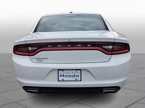 Used 2020 Dodge Charger SXT w/ Leather Interior Group image 7