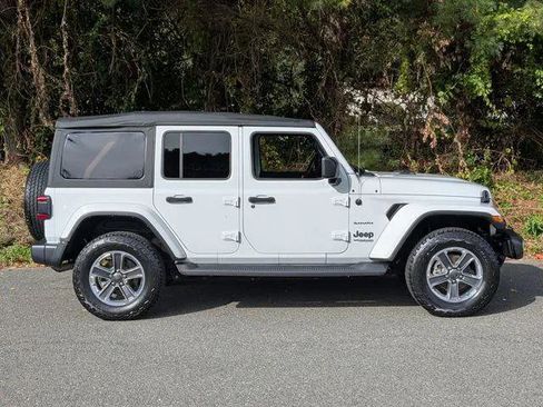 Certified 2022 Jeep Wrangler Unlimited Sahara w/ Cold Weather Group AWD/4WD image 4