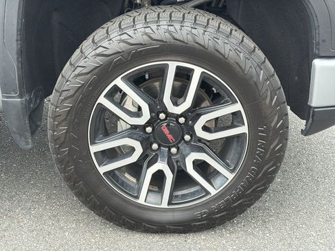 Used 2024 GMC Sierra 1500 AT4 w/ AT4 Premium Package AWD/4WD image 27