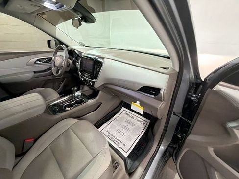 Used 2020 Chevrolet Traverse LT FWD image 27