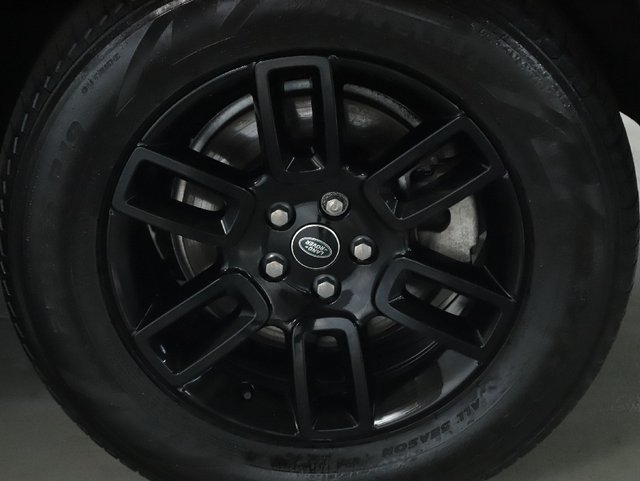 Certified 2023 Land Rover Defender 130 SE AWD/4WD image 43