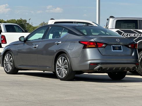 Used 2023 Nissan Altima 2.5 SL FWD image 4