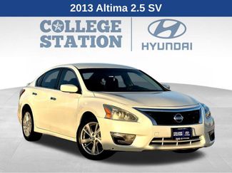 Used 2013 Nissan Altima 2.5 SV FWD video 1