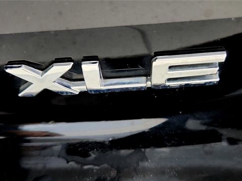 Used 2021 Toyota Highlander XLE AWD/4WD image 10