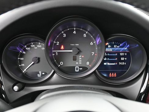 Certified 2026 Porsche Macan AWD/4WD image 19