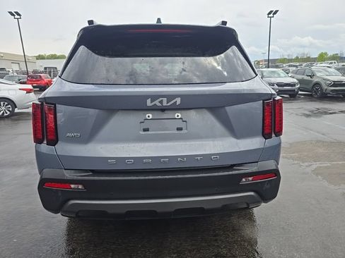 Used 2022 Kia Sorento S w/ Panoramic Sunroof Package AWD/4WD image 7