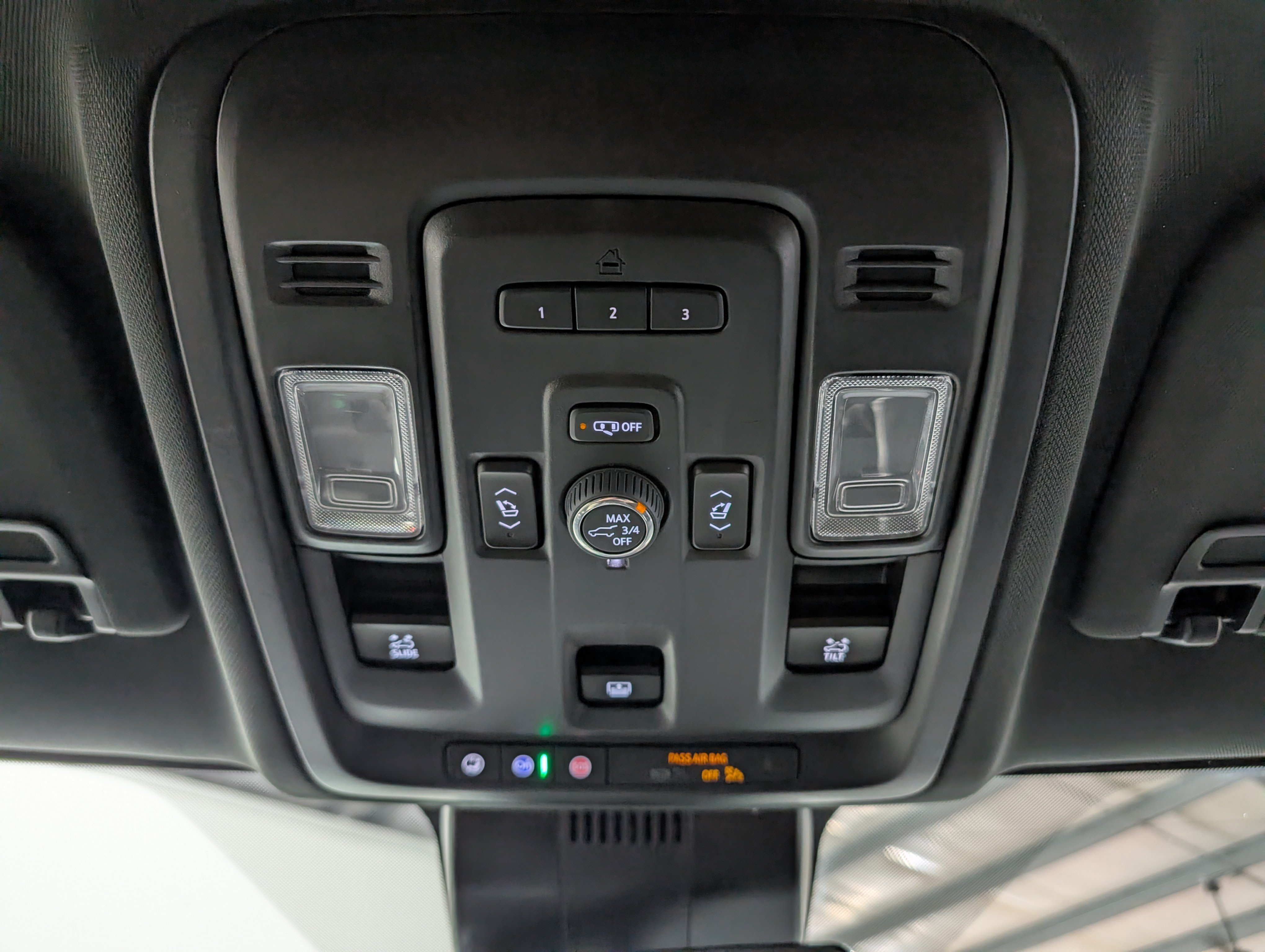 Used 2024 GMC Yukon AT4 w/ Technology Package AWD/4WD image 28