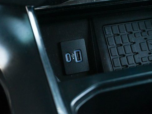 Used 2023 Ford F150 Raptor w/ Raptor Carbon Fiber Package image 13