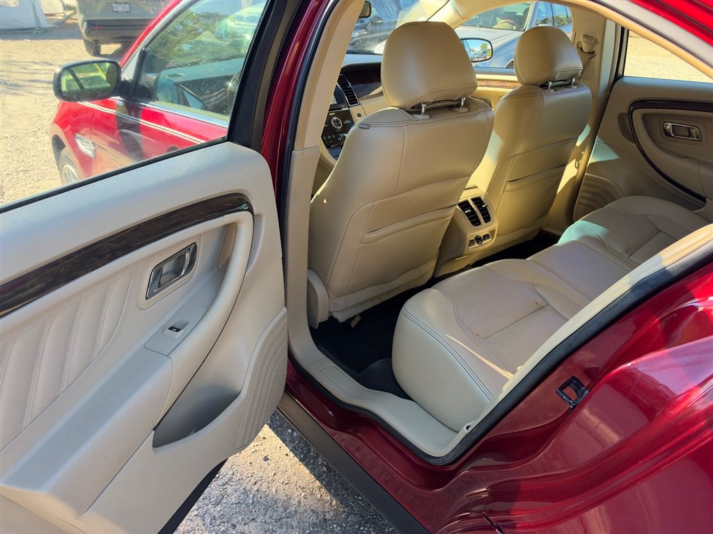 Used 2017 Ford Taurus Limited FWD image 14