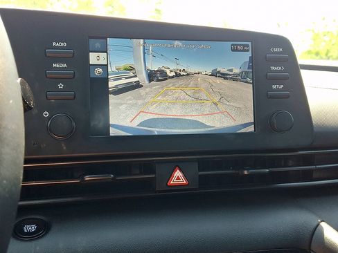 Certified 2025 Hyundai Elantra Sport FWD image 17