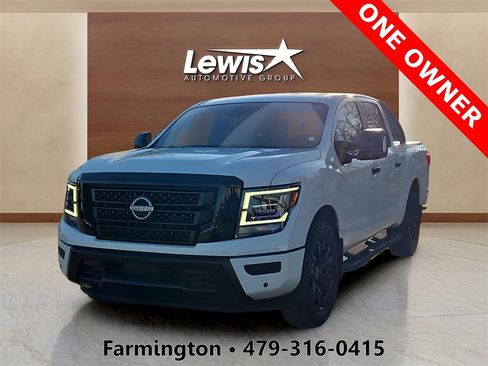 Used 2023 Nissan Titan SV w/ SV Convenience Package image 1