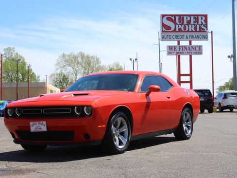 Used 2019 Dodge Challenger SXT image 7