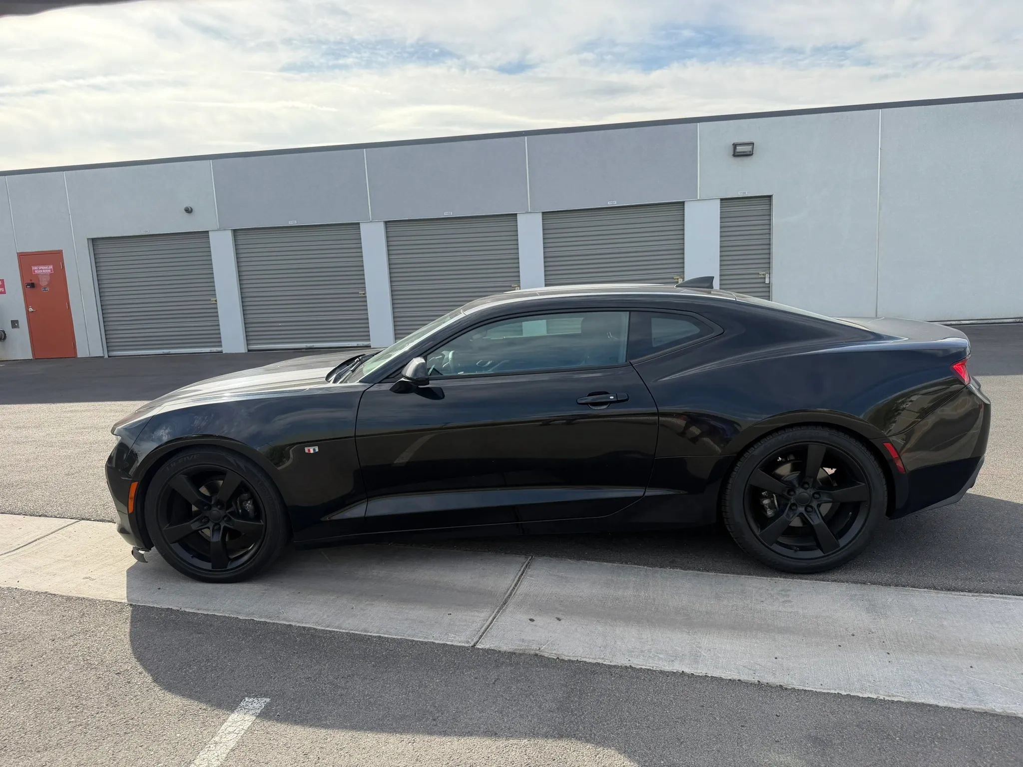 Used 2017 Chevrolet Camaro LT RWD image 2