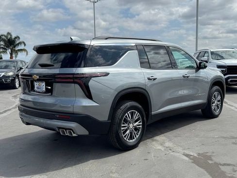 New 2026 Chevrolet Traverse LT w/ Driver Confidence Package FWD image 5