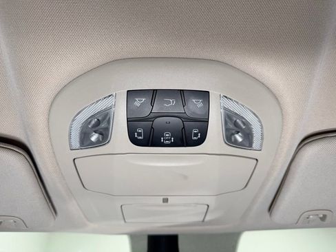 Used 2023 Chrysler Pacifica Touring-L FWD image 14