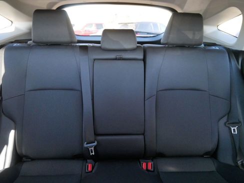 Used 2024 Toyota Venza LE image 18