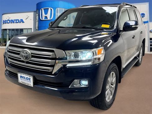 Used 2016 Toyota Land Cruiser image 4