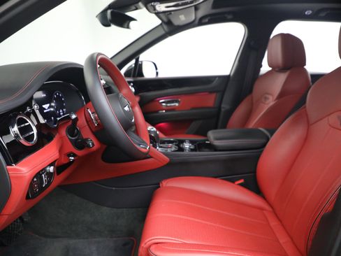 Used 2022 Bentley Bentayga AWD/4WD image 20