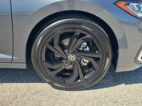 Used 2026 Volkswagen Jetta SE w/ Black Wheel Package FWD image 8