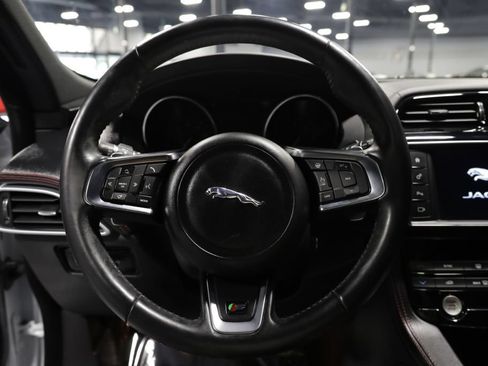 Used 2017 Jaguar F-PACE S AWD/4WD image 27