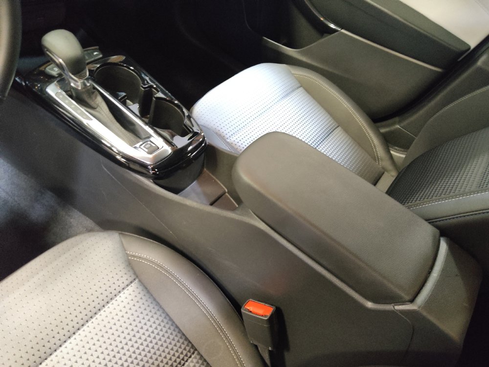 Used 2025 Chevrolet Trax LT w/ LT Convenience Package FWD image 26