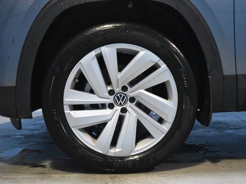 Used 2023 Volkswagen Atlas Cross Sport SE w/ Panoramic Sunroof Package image 26