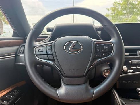 Certified 2025 Lexus ES 350 w/ Premium Package FWD image 15