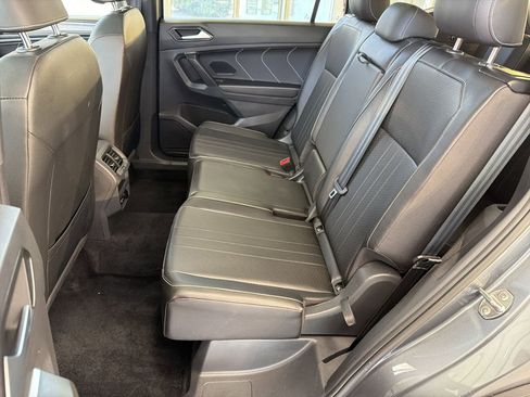 Used 2023 Volkswagen Tiguan SE R-Line image 15