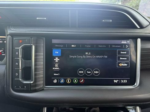Used 2021 GMC Yukon Denali w/ Denali Premium Package AWD/4WD image 17