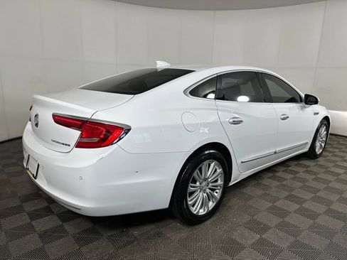 Used 2018 Buick LaCrosse Essence image 3