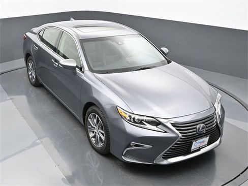 Used 2016 Lexus ES 300h image 19