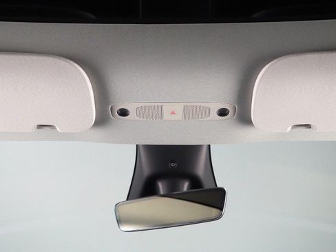 Used 2025 Tesla Model Y Long Range AWD/4WD image 61