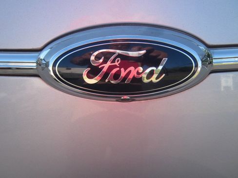 Used 2013 Ford Taurus Limited image 29