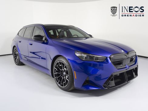 Used 2025 BMW M5 Touring w/ M Driver's Package image 3