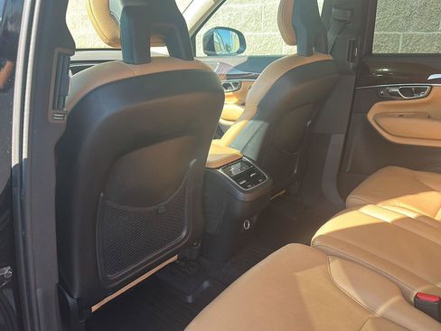 Used 2016 Volvo XC90 T6 Momentum w/ Momentum Plus Package AWD/4WD image 31