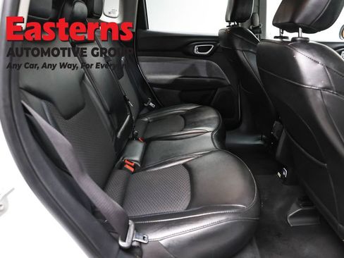 Used 2022 Jeep Compass Latitude w/ Convenience Group AWD/4WD image 22