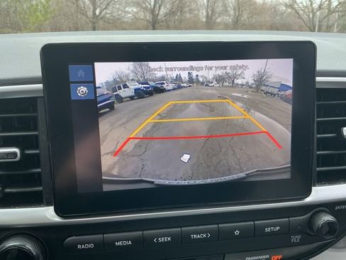 Certified 2024 Hyundai Venue SEL FWD image 20