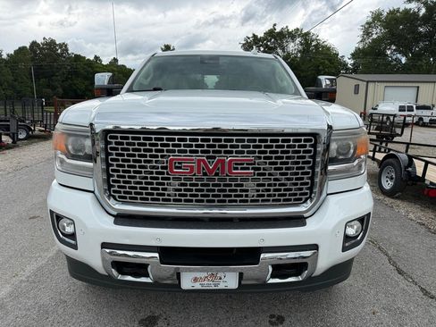 Used 2016 GMC Sierra 2500 Denali w/ Duramax Plus Package AWD/4WD image 9