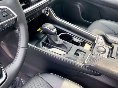 Used 2025 Toyota Grand Highlander AWD image 22