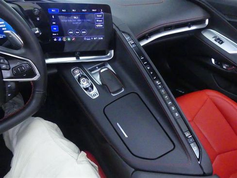 Used 2023 Chevrolet Corvette Stingray Convertible w/ 1LT image 18